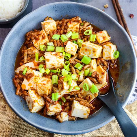  Mapo Tofu É Uma Sinfonia Picante de Sabores Intensivos e Texturas Irresistíveis?